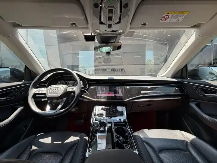 Audi Q8 2024 55 TFSI Deluxe Dynamic 9