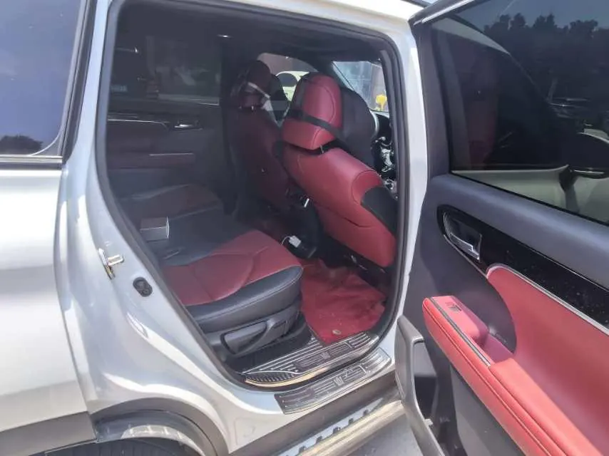 Toyota 2023 Crown Land Release 2.5 Stepless Four-wheel Drive Flagship Automatic Gear 6