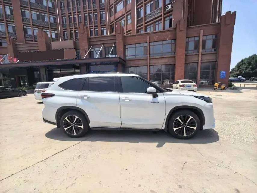 Toyota 2023 Crown Land Release 2.5 Stepless Four-wheel Drive Flagship Automatic Gear 9