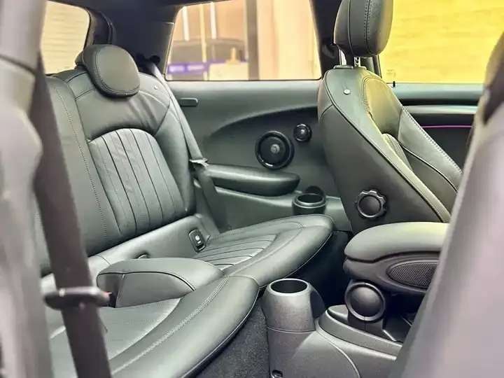 MINI JCW 2023 2.0T JOHN COOPER WORKS ALL-IN 6