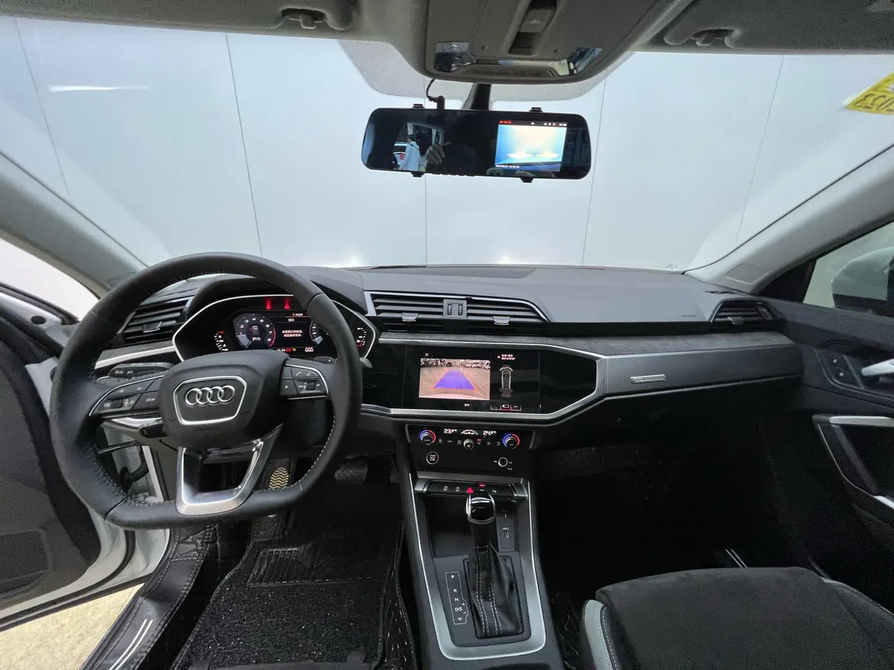 Audi 2022 Q3 1.4TFSI 35TFSI Fashion Dynamic Automatic 2