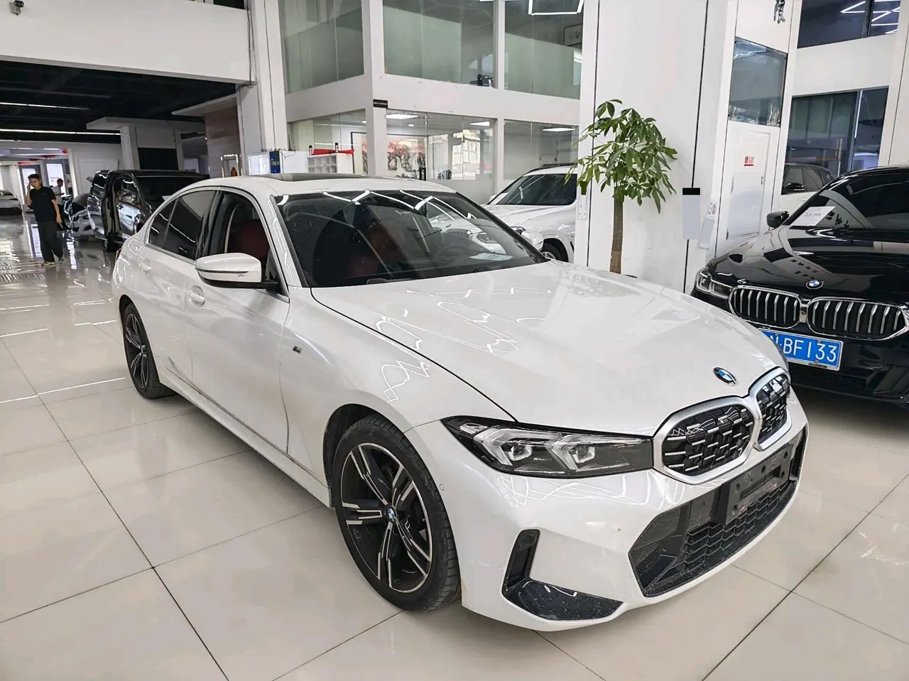 BMW 3 Series 2023 325i 2.0T M Sports Suit Automatic Gear 2