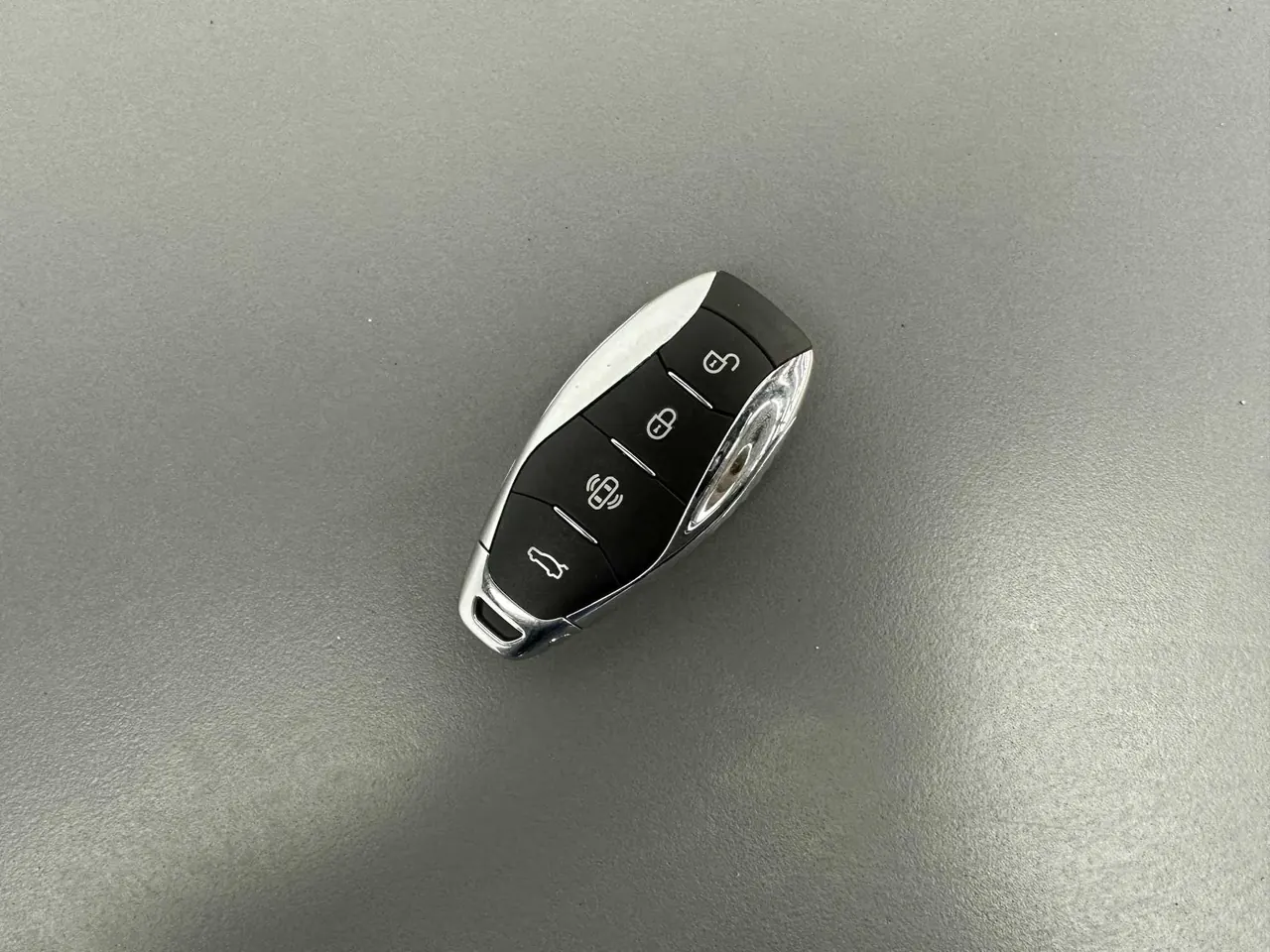 HongQi 2025 HS5 2.0T Two-Drive Flag Enjoy Pro Edition Automatic Gear 18