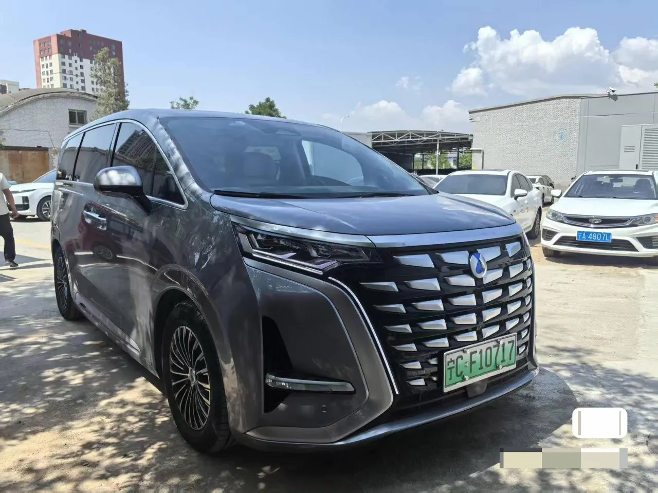 Denza 2022 Denza D9 DM-i 1.5T stepless 970 four-wheel drive flagship automatic gear 2