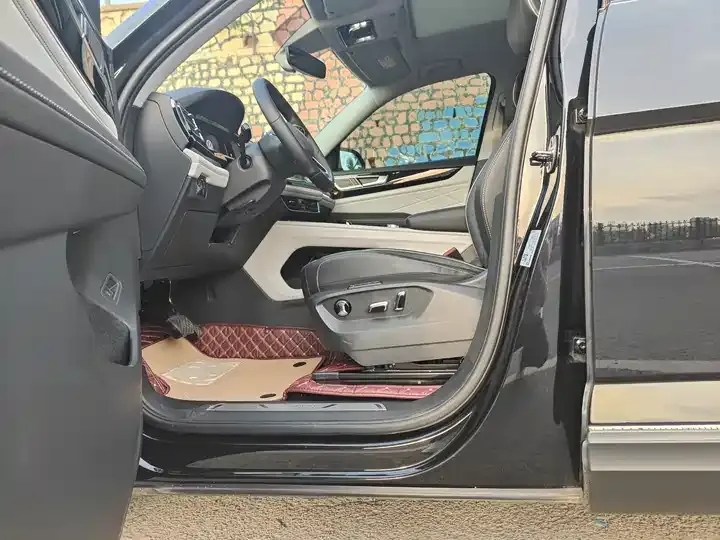 Touron 2024 530 V6 4WD Respect Deluxe Edition 11