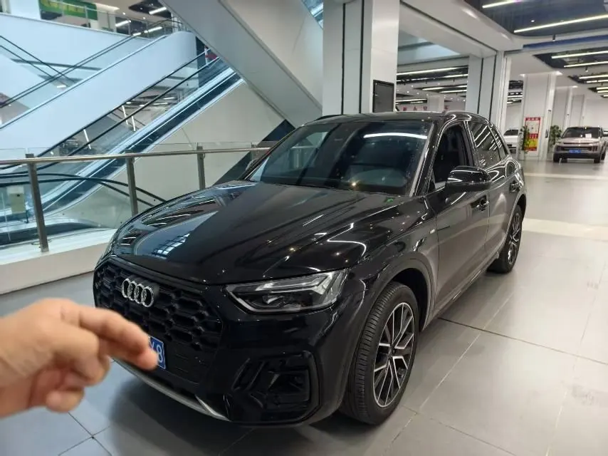 Audi 2026 Q5L 2.0TFSI 45TFSI 45th Anniversary Collection Edition Quattro Deluxe Dynamic Automatic - View 1
