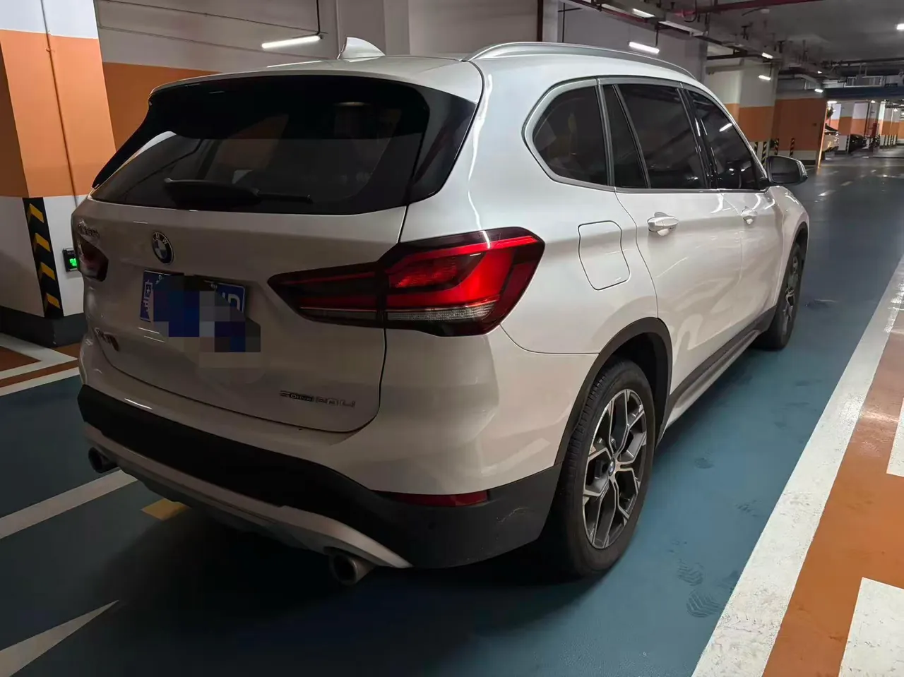 BMW 2021 X1 sDrive20Li 1.5T exclusive automatic gear 4