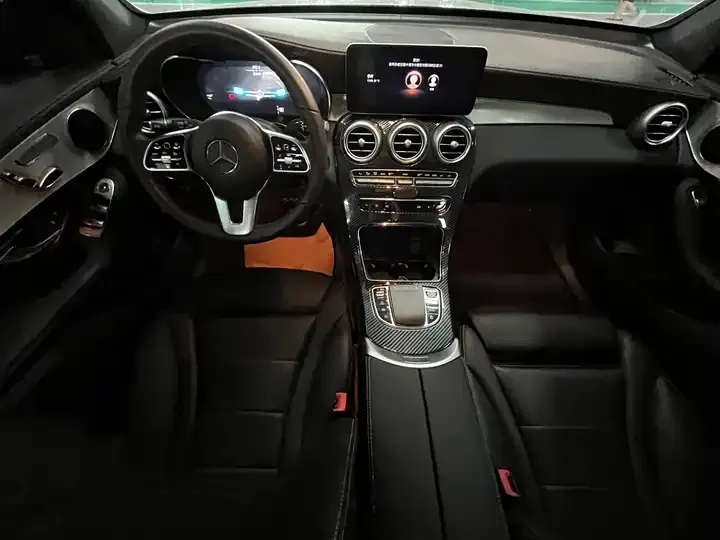 Mercedes Benz GLC 2021 GLC 260 L 4MATIC Dynamic 8
