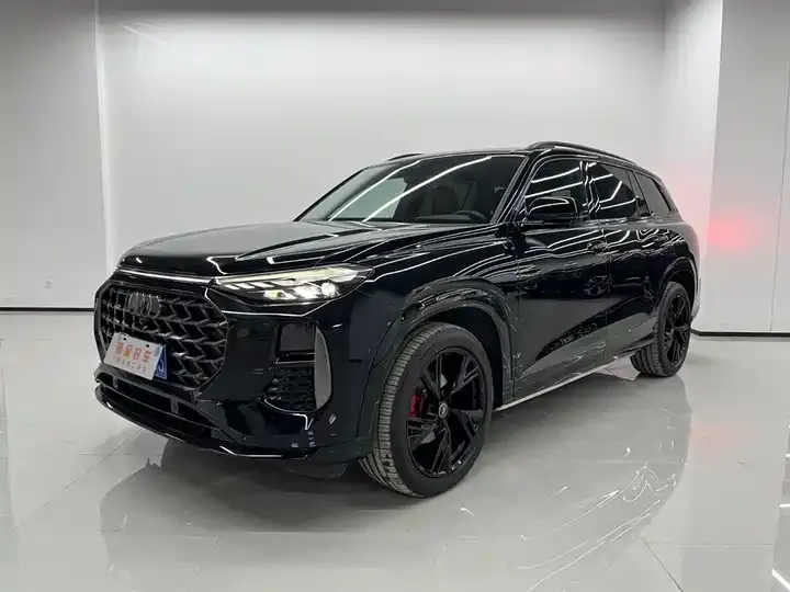 Audi Q6 2024 45 TFSI quattro Black Samurai Edition 6 - View 1