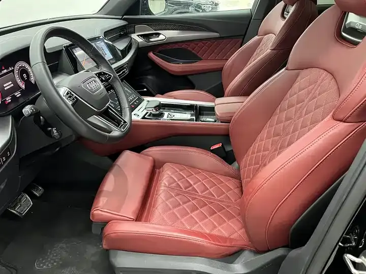 Audi Q6 2024 45 TFSI quattro Black Samurai Edition 6 7