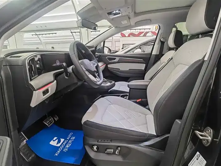 The 2026 450TSI four-wheel drive flagship 6 seats 11