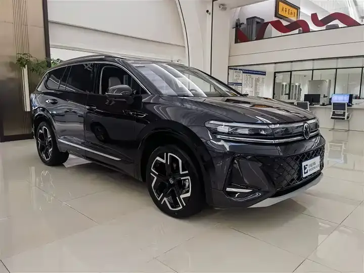 The 2026 450TSI four-wheel drive flagship 6 seats 3