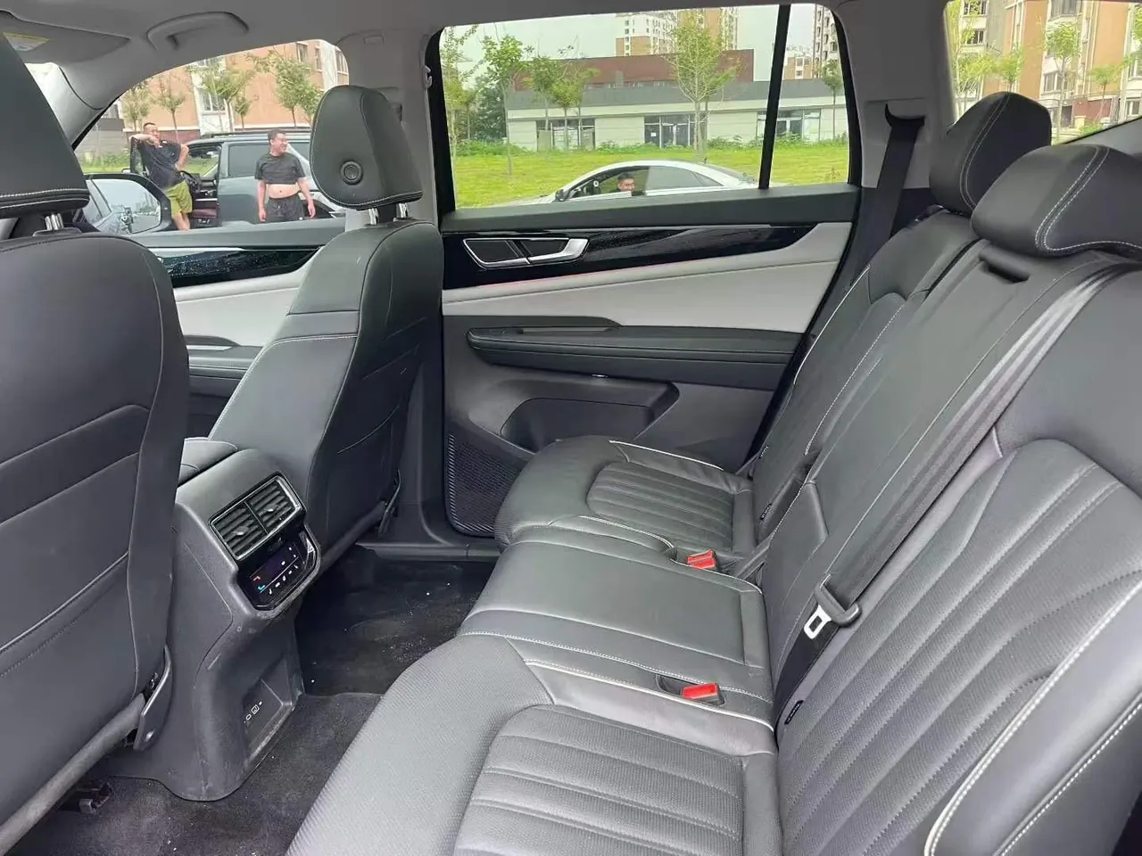 Volkswagen 2022 Tuang 2.0TSI 380TSI 4WD Respect Deluxe Automatic Transmission 4