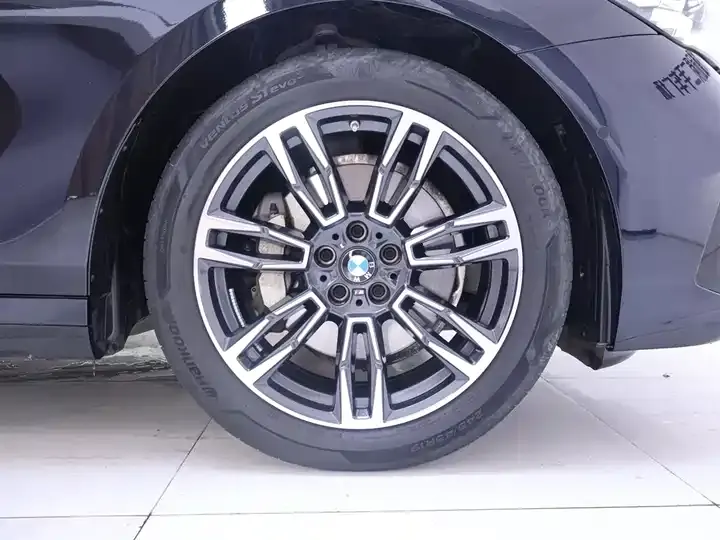 BMW 5 Series 2024 530Li Leading M Sports Suit 6