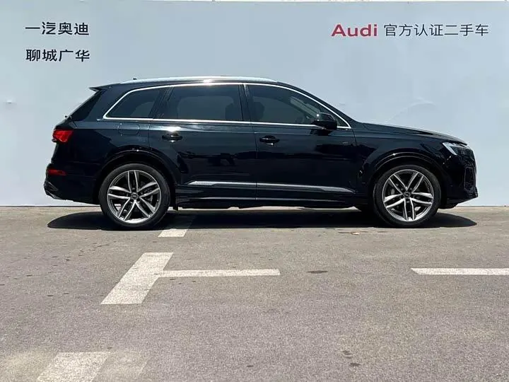 Audi Q7 2025 55 TFSI quattro S line Sport 3