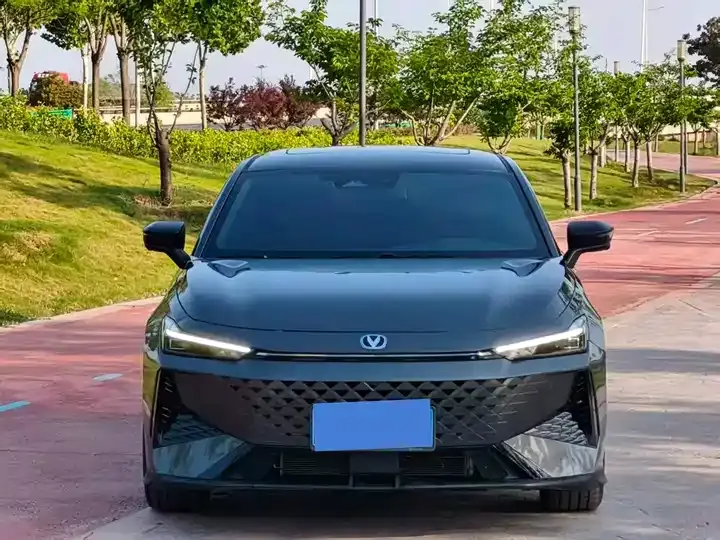 ChangAn UNI-V 2025 1.5T 500Bar model 2