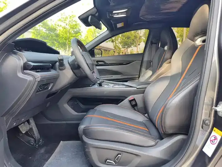ChangAn UNI-V 2025 1.5T 500Bar model 4