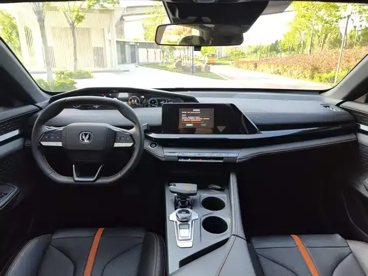 ChangAn UNI-V 2025 1.5T 500Bar model 5