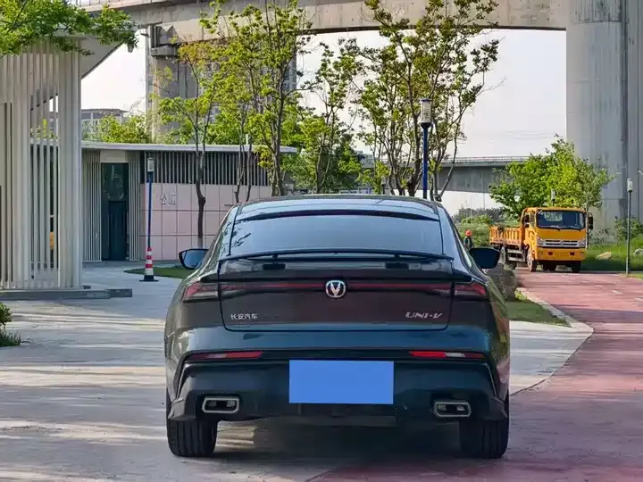 ChangAn UNI-V 2025 1.5T 500Bar model 8