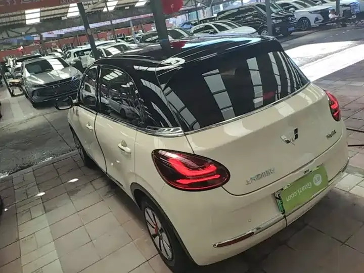WuLing Plantronics 2025 333km LingBox Connected 5