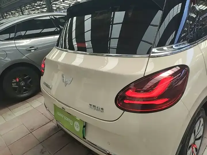 WuLing Plantronics 2025 333km LingBox Connected 6