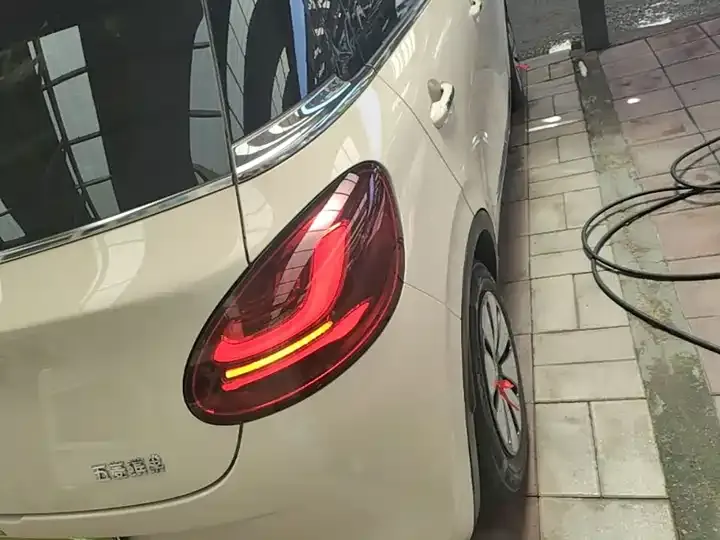 WuLing Plantronics 2025 333km LingBox Connected 8