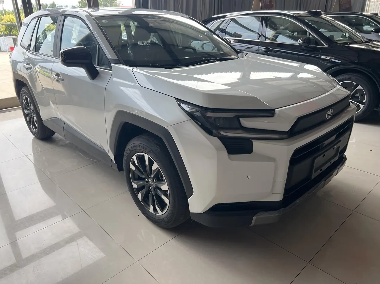 Toyota 2026 RAV4 Rongfang Double Engine 2.0 Stepless Two-Drive Deluxe Automatic Gear 3