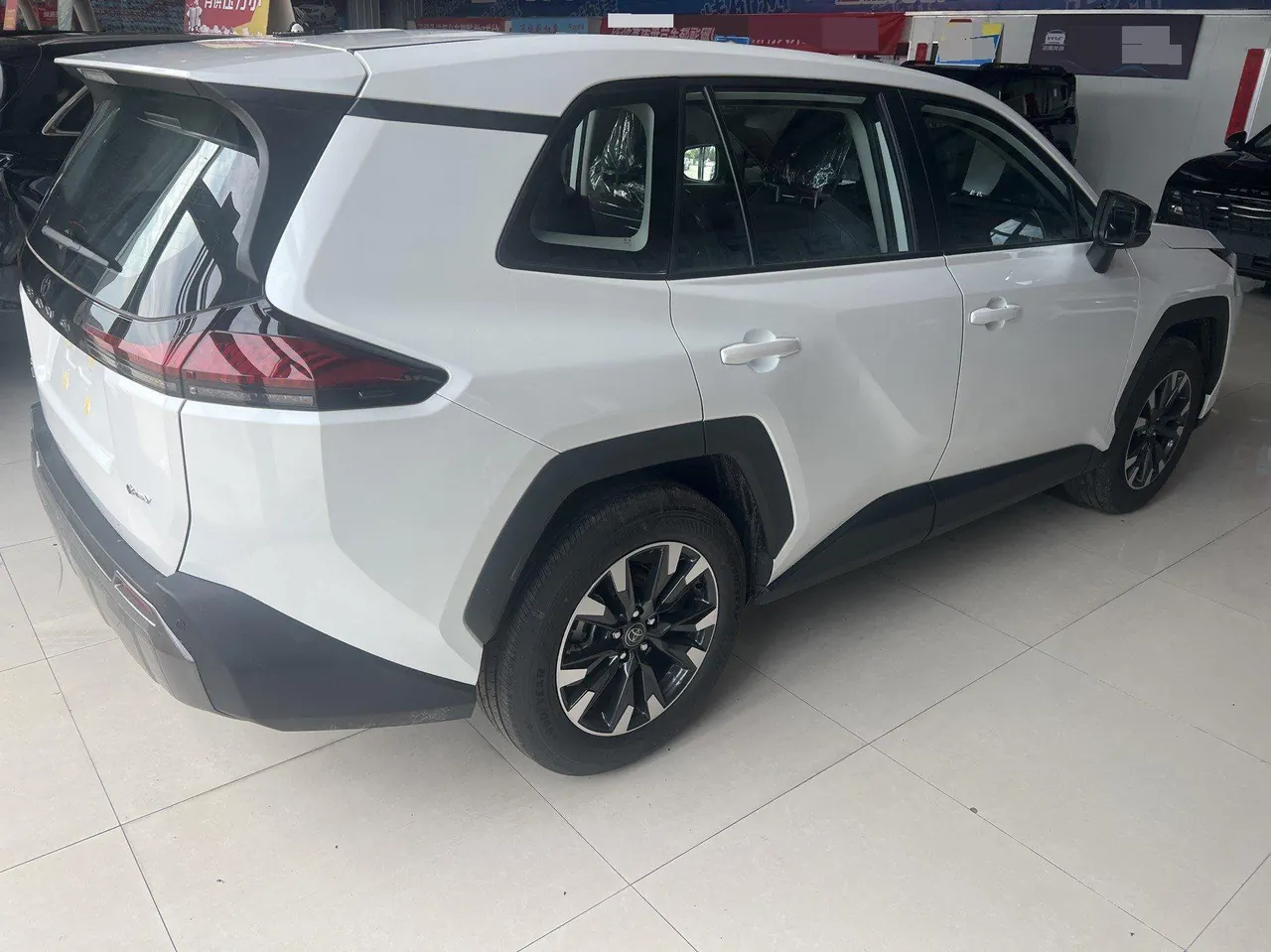 Toyota 2026 RAV4 Rongfang Double Engine 2.0 Stepless Two-Drive Deluxe Automatic Gear 6