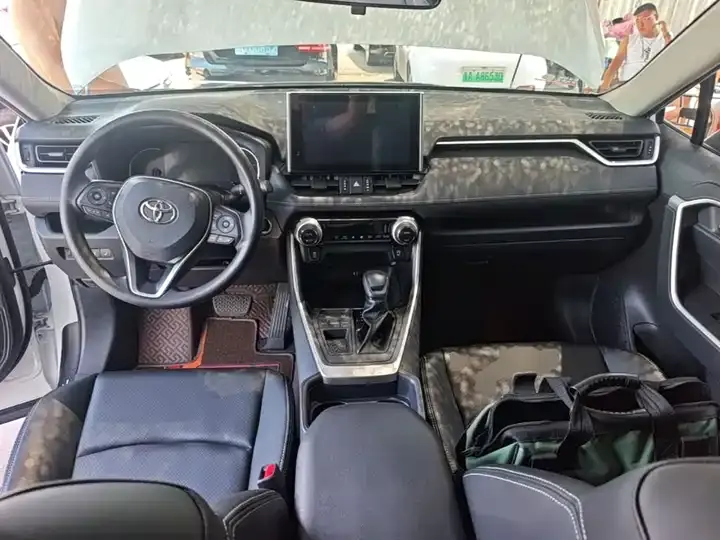RAV4 Rongfeng 2022 2.0L CVT Two-Drive Fashion Edition 10