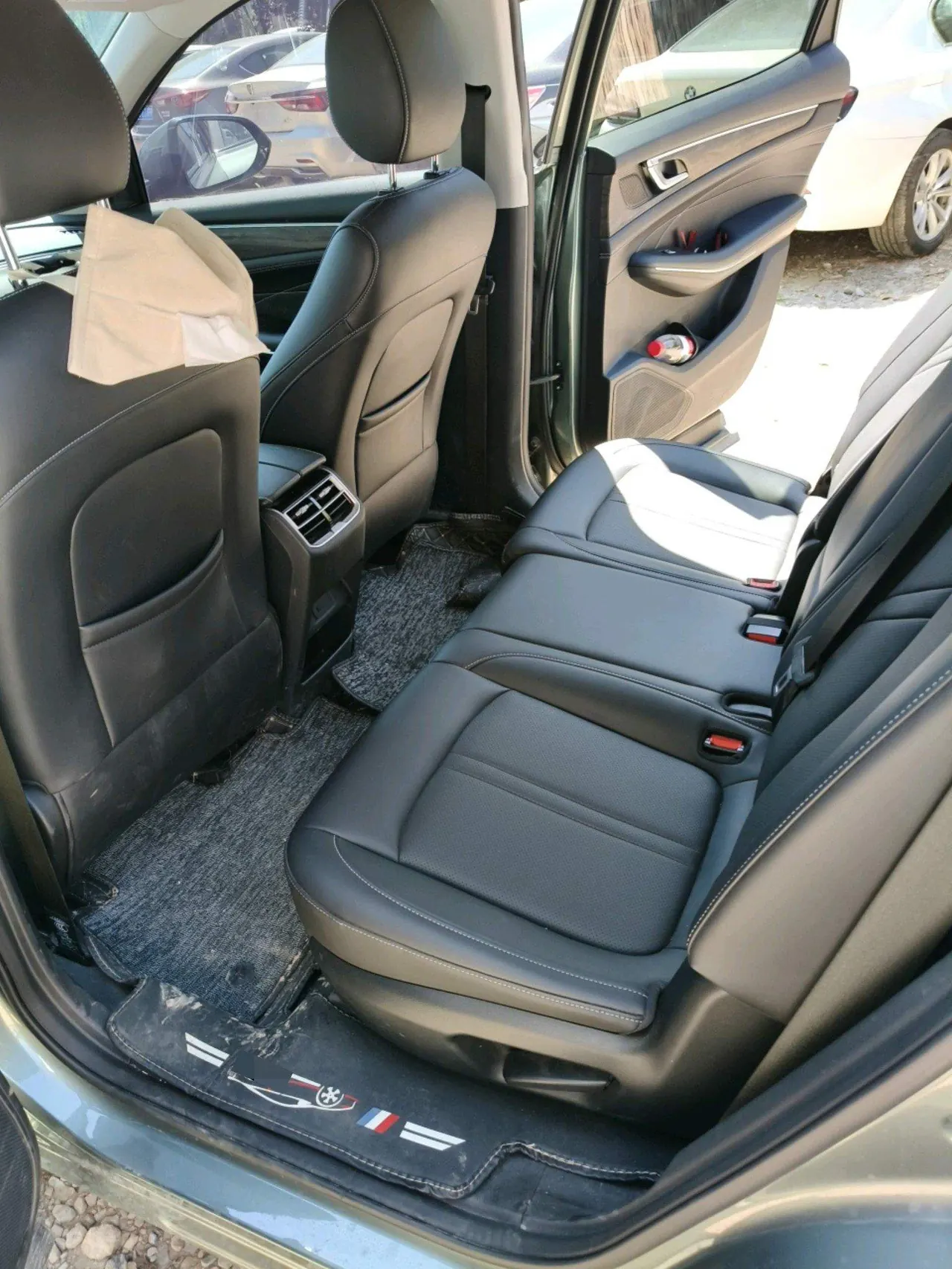 LanDian 2024 LanDian E5 1.5 stepless glory version 100KM exclusive 7-seat automatic gear 8