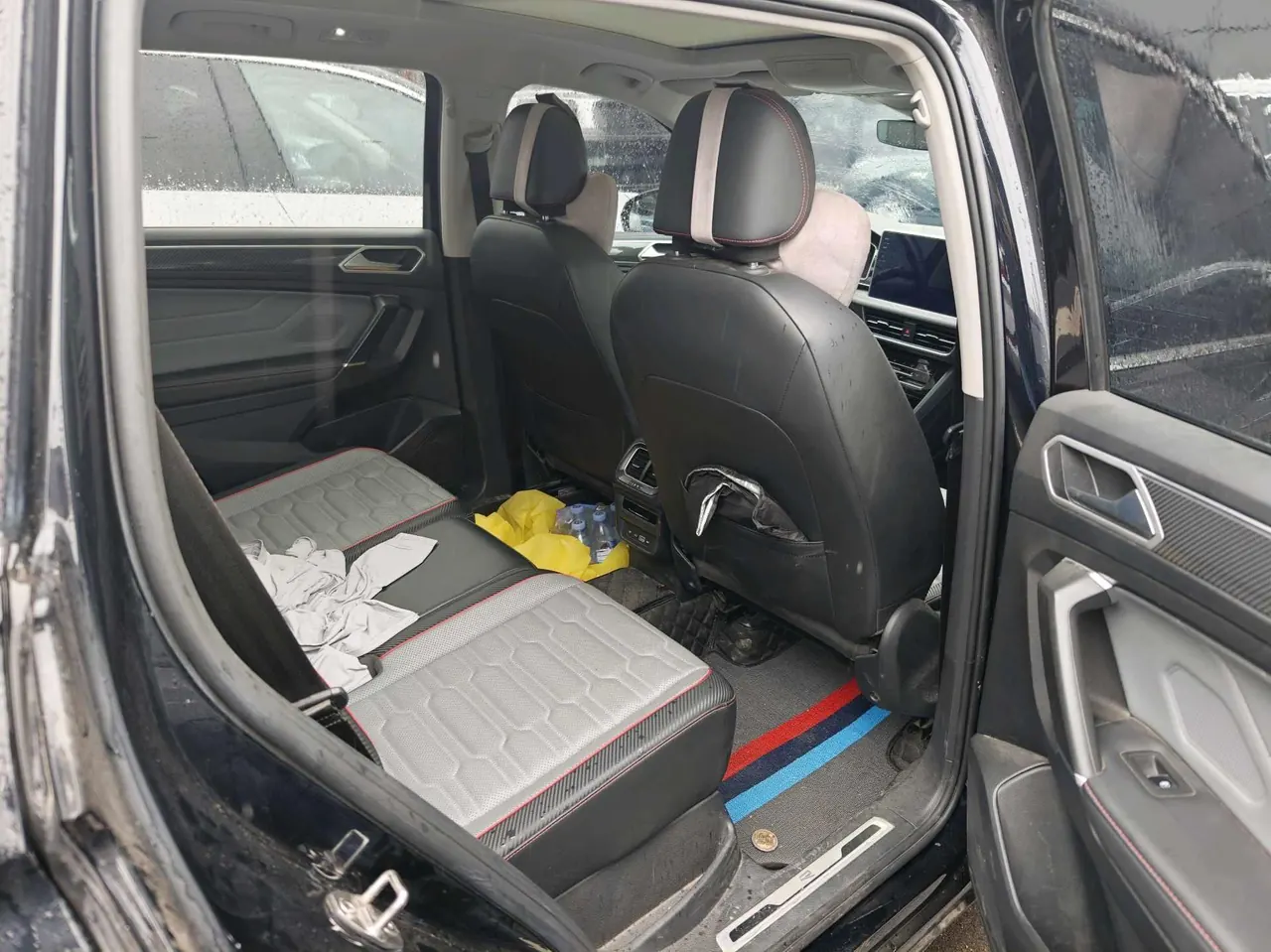 Volkswagen 2022 Tiguan L R-Line 2.0TSI 330TSI Two-Drive R-Line Ultimate Automatic Gear 3