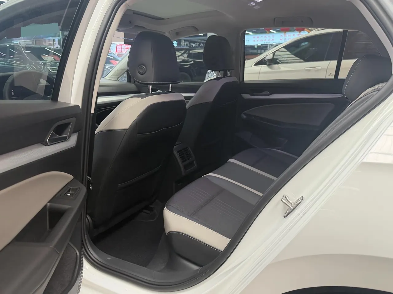 Volkswagen 2023 Golf 8 PRO 1.4TSI 280TSI (facelift) automatic transmission 9