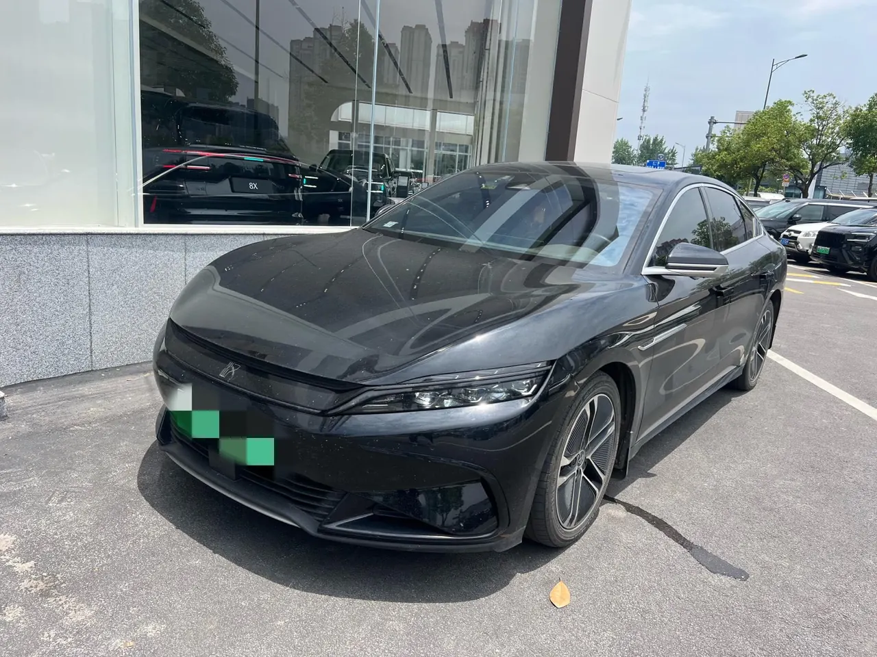 BYD 2023 Han EV 605KM Champion Edition Precursor Honorable Automatic Gear - View 1