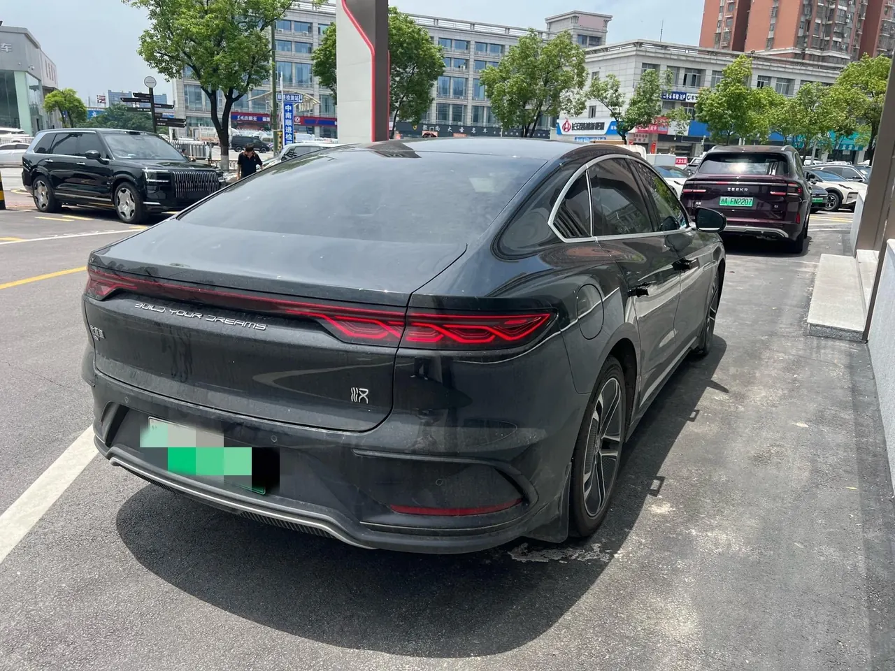 BYD 2023 Han EV 605KM Champion Edition Precursor Honorable Automatic Gear 2