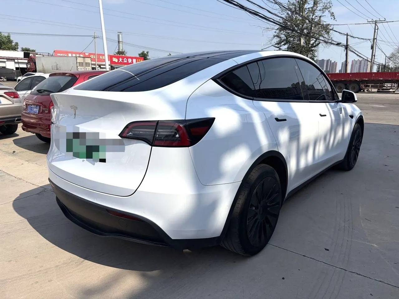 Tesla 2022 Model Y rear-wheel drive version (facelift) automatic gear 2
