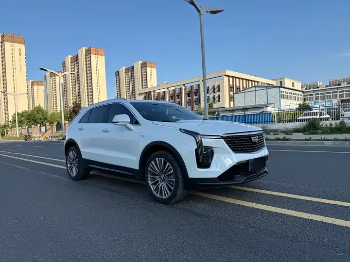 Открыть галерею: Cadillac XT4 2024 28T two-wheel drive distinguished model