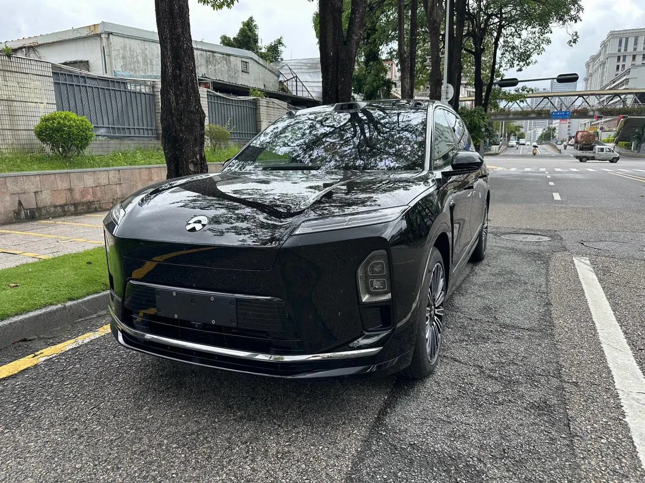 NIO 2026 ES8 6-seat executive deluxe automatic gear - View 1