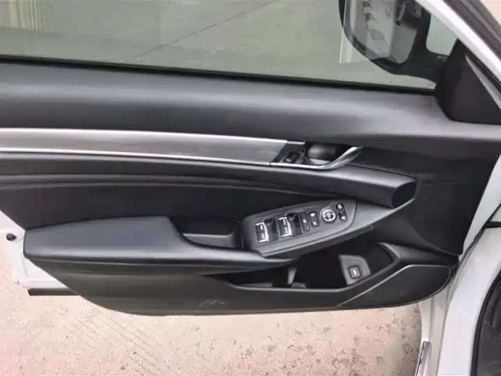 Accord 2018 260TURBO Deluxe Edition China VI 7
