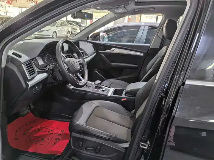 Audi Q5L 2020 40 TFSI enjoy enterprising 7
