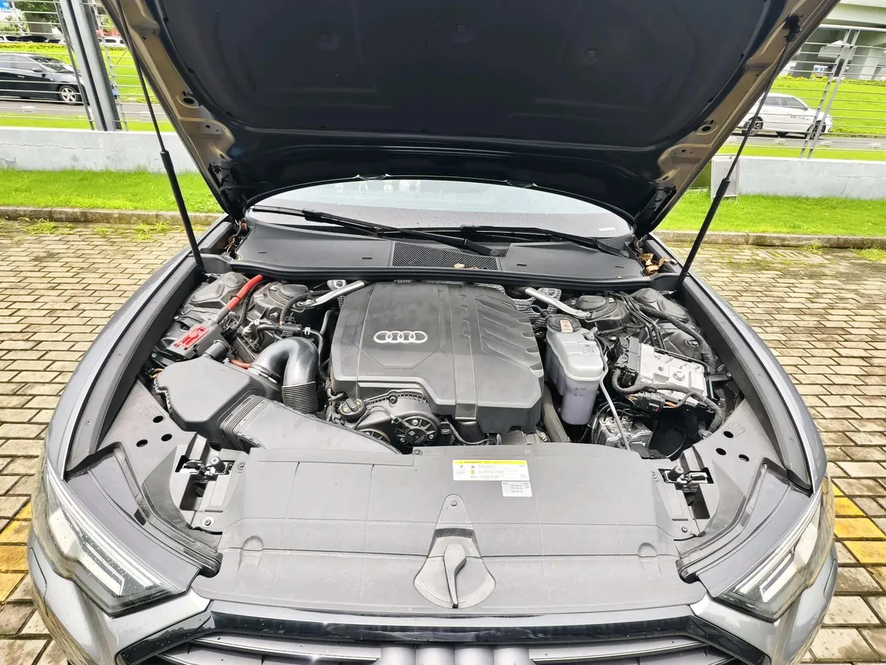 Audi A6 (Imported) 2023 A6 Avant 2.0TFSI 45TFSI Pioneer Selected Dynamic Automatic Gear 12