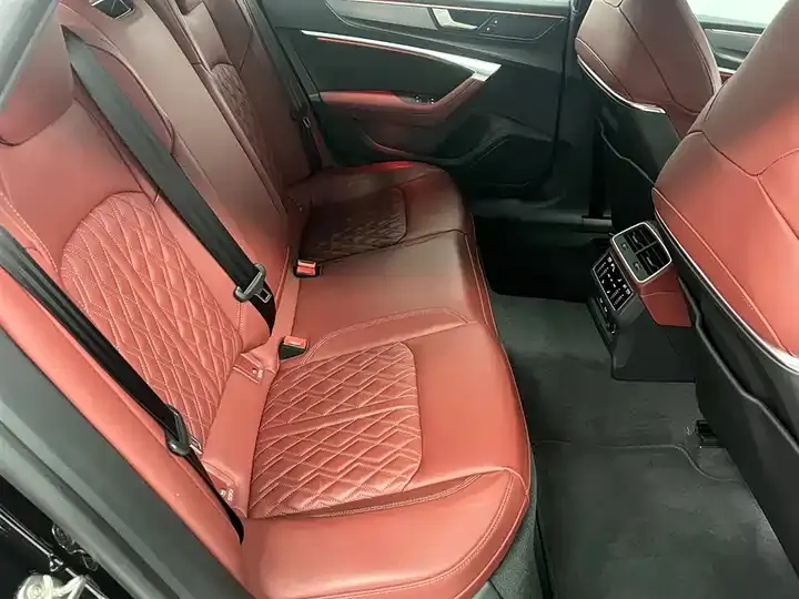 Audi A7L 2024 45 TFSI quattro S-line Black Samurai Edition 10