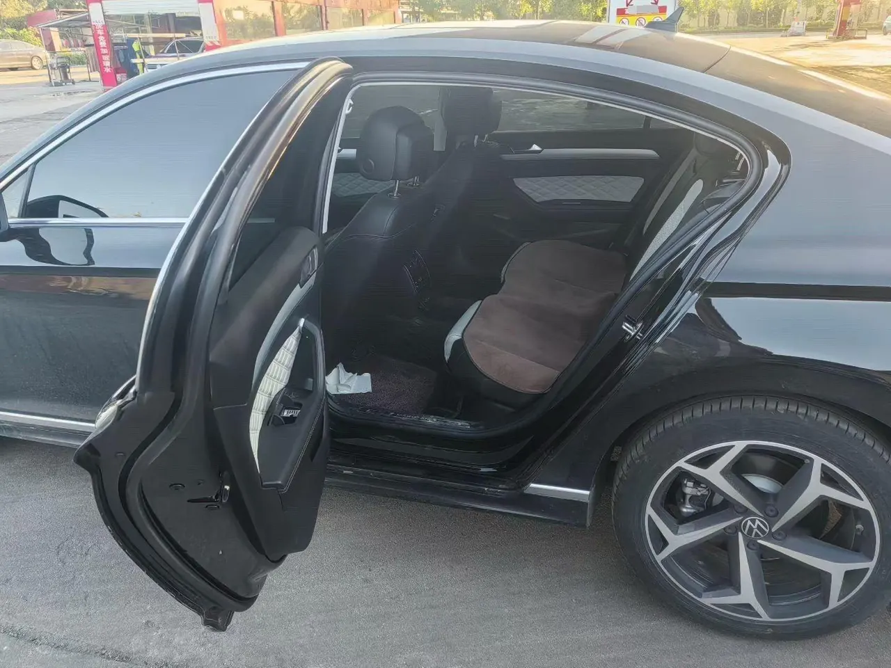 Volkswagen 2024 Magotan 2.0TSI 330TSI 2 million luxury automatic gear 3