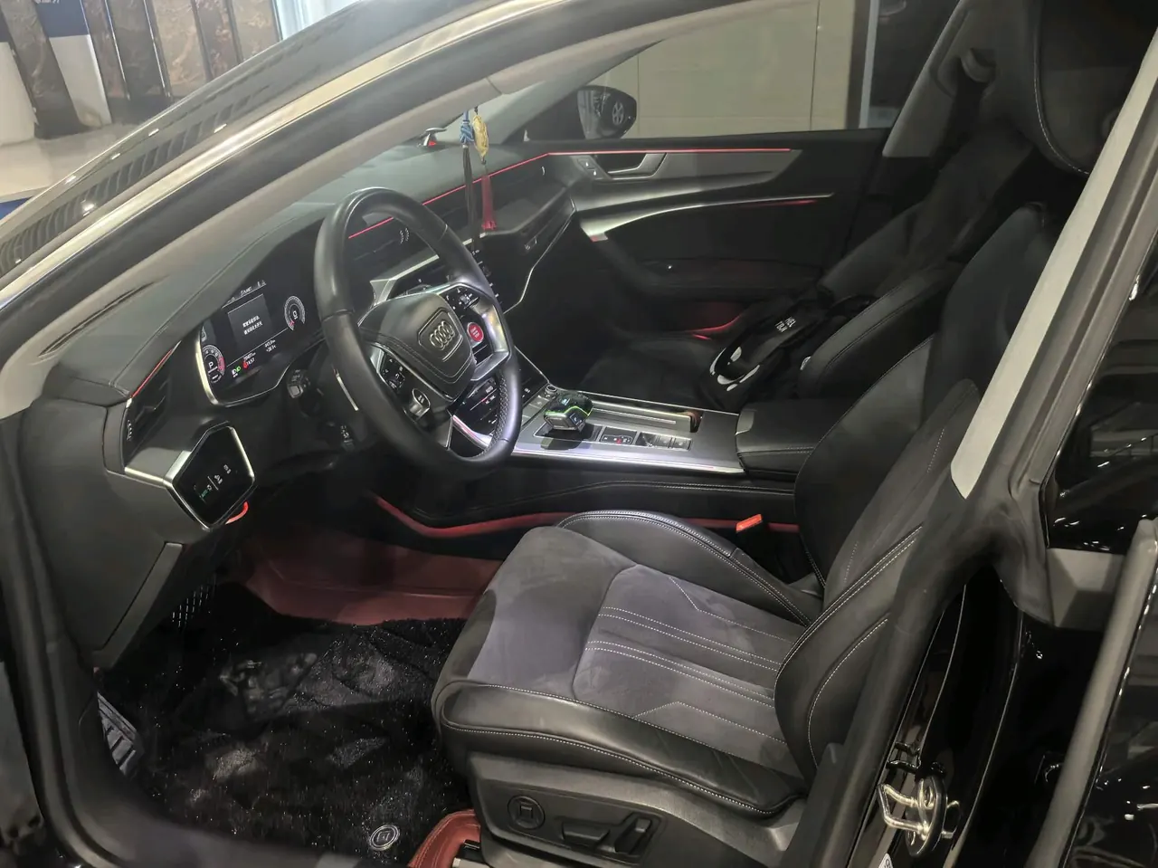 Audi 2024 A7L 2.0TFSI 45TFSI Luxury Automatic 3