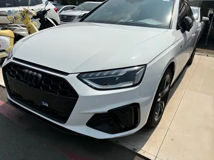 Audi A4L 2022 40 TFSI Deluxe Dynamic - View 1