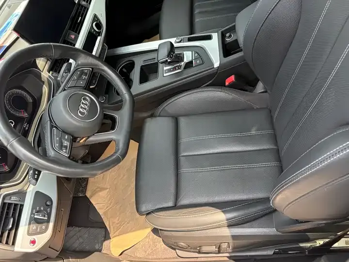Audi A4L 2022 40 TFSI Deluxe Dynamic 4