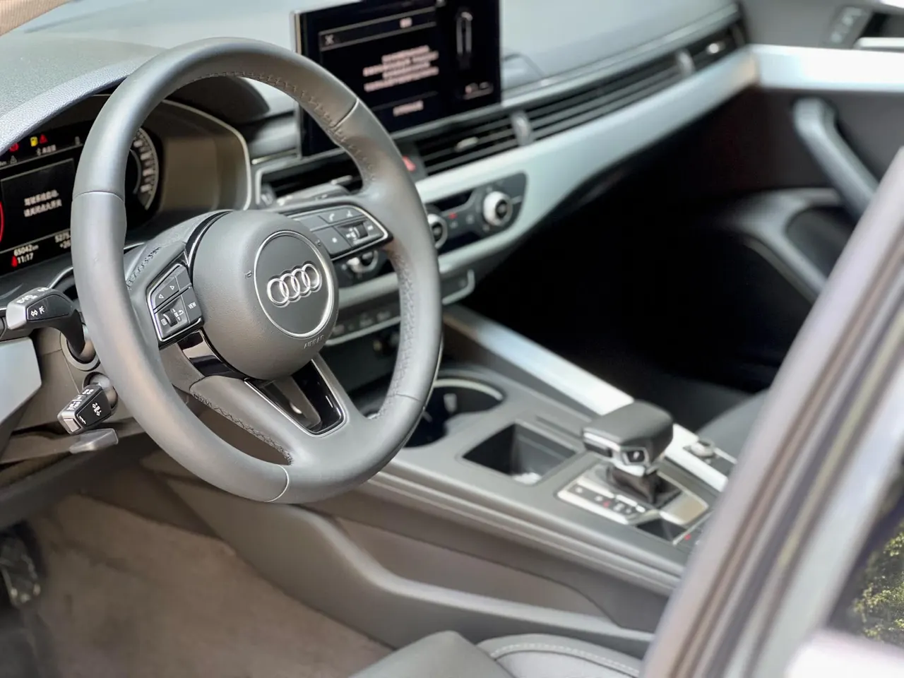Audi 2022 A4L 2.0TFSI 40TFSI Fashion Dynamic Automatic 15