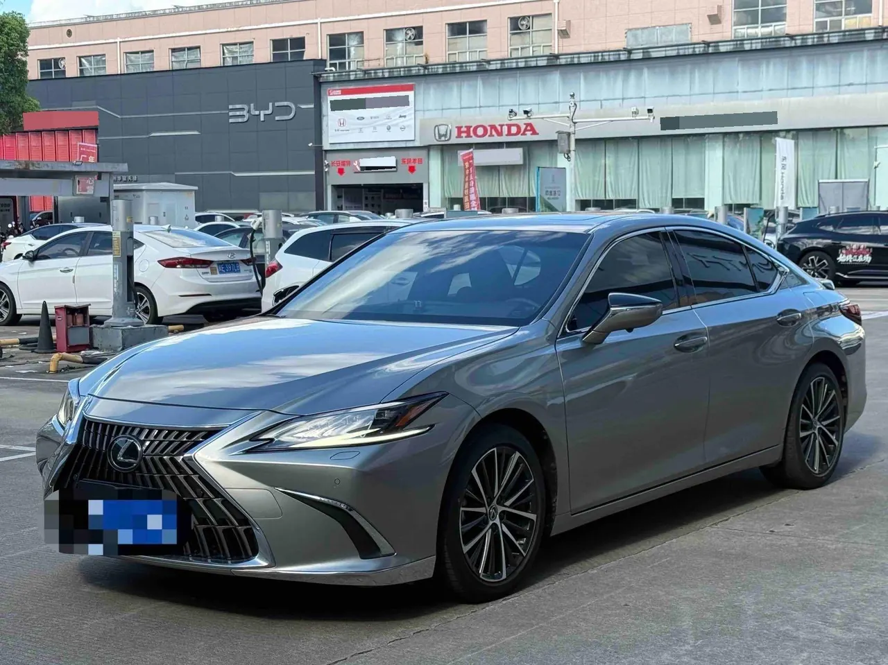 Lexus ES (Imported) 2022 ES300h 2.5 Stepless Premium Edition Automatic Gear - View 1