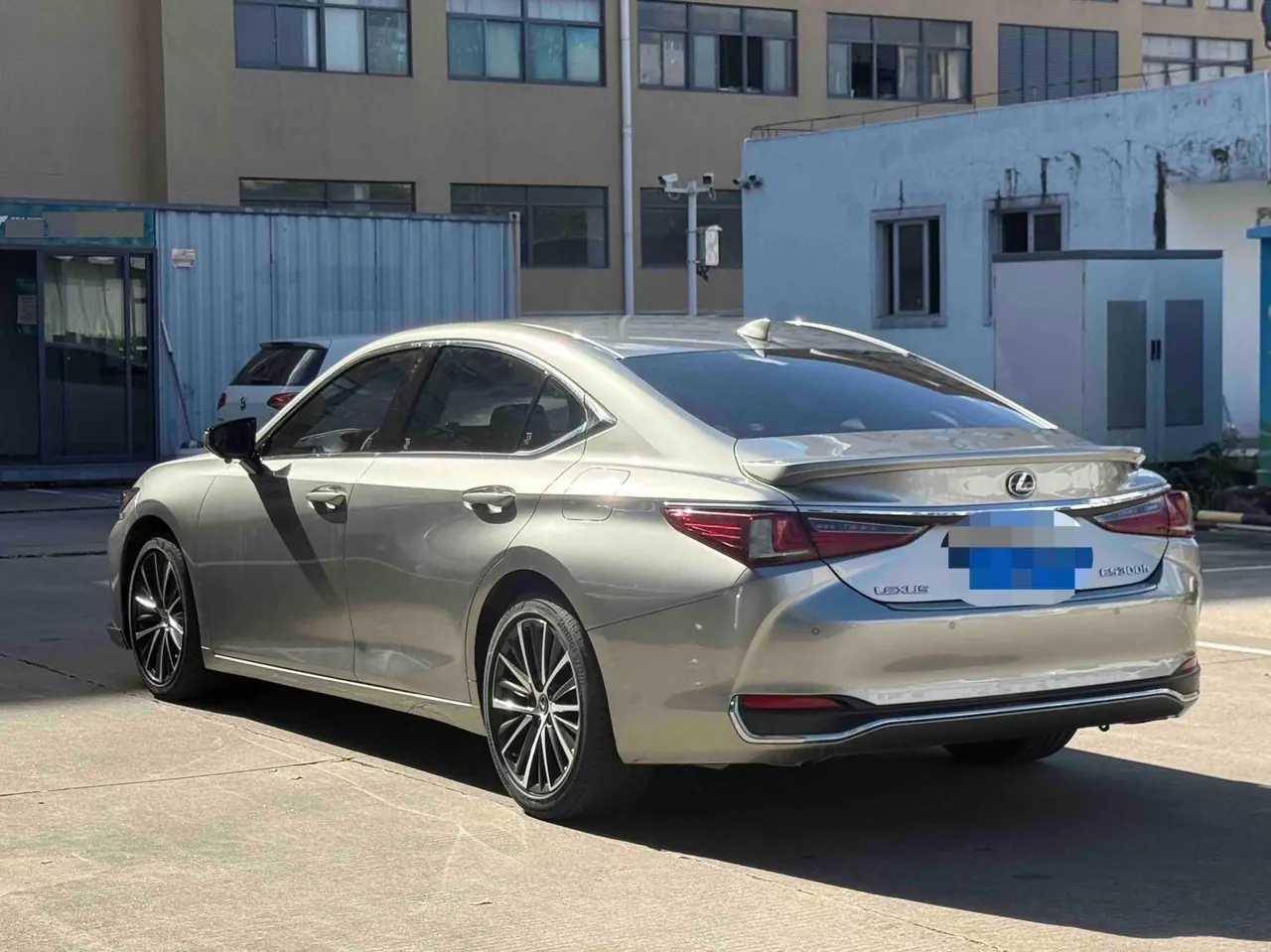 Lexus ES (Imported) 2022 ES300h 2.5 Stepless Premium Edition Automatic Gear 8