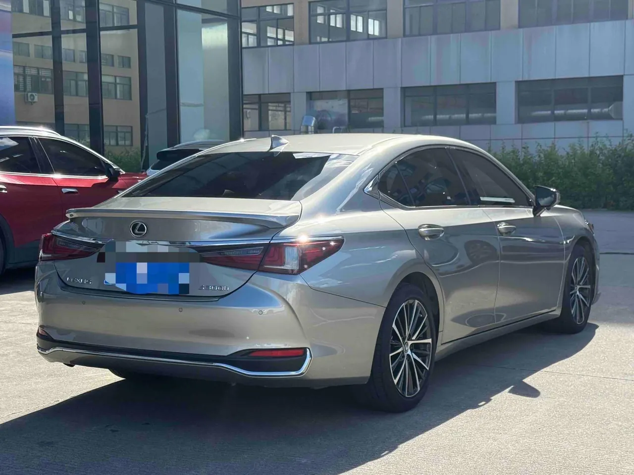 Lexus ES (Imported) 2022 ES300h 2.5 Stepless Premium Edition Automatic Gear 9