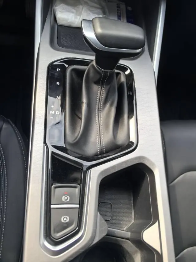 Geely 2026 Emgrand-Sanxiang 1.5 Stepless 4 million Commemorative Flying Automatic 15